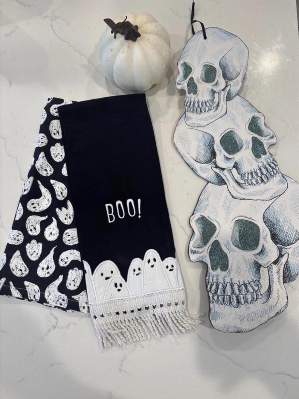 Variety of Black and White Halloween Decor, Towels brand new!